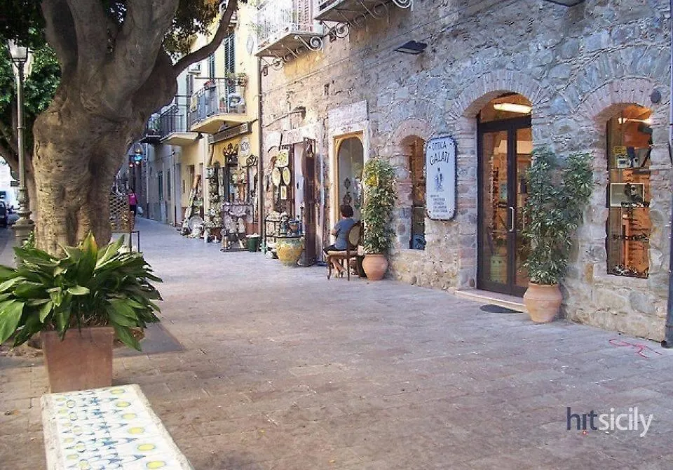 The Palace Modern Apartment Santo Stefano di Camastra Italia