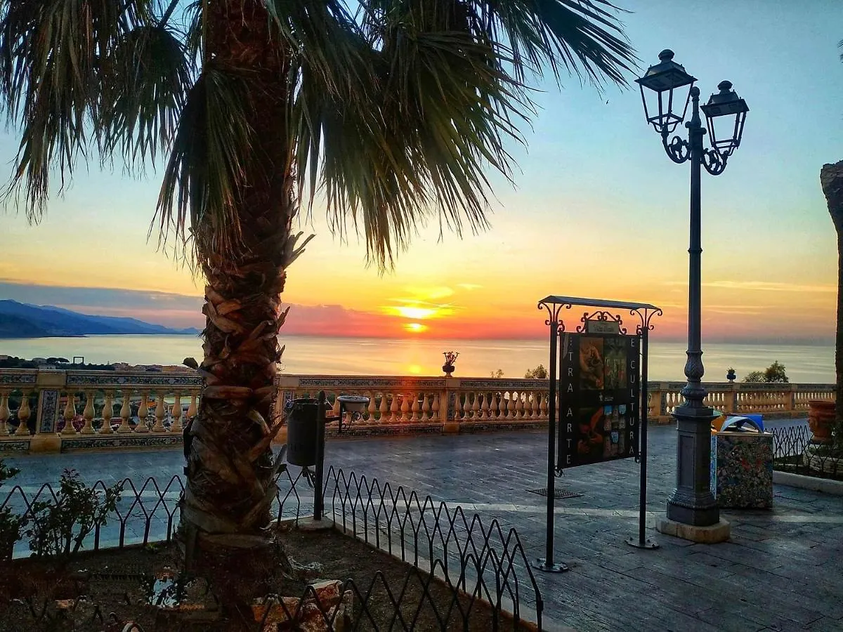 The Palace Modern Apartment Santo Stefano di Camastra Italia