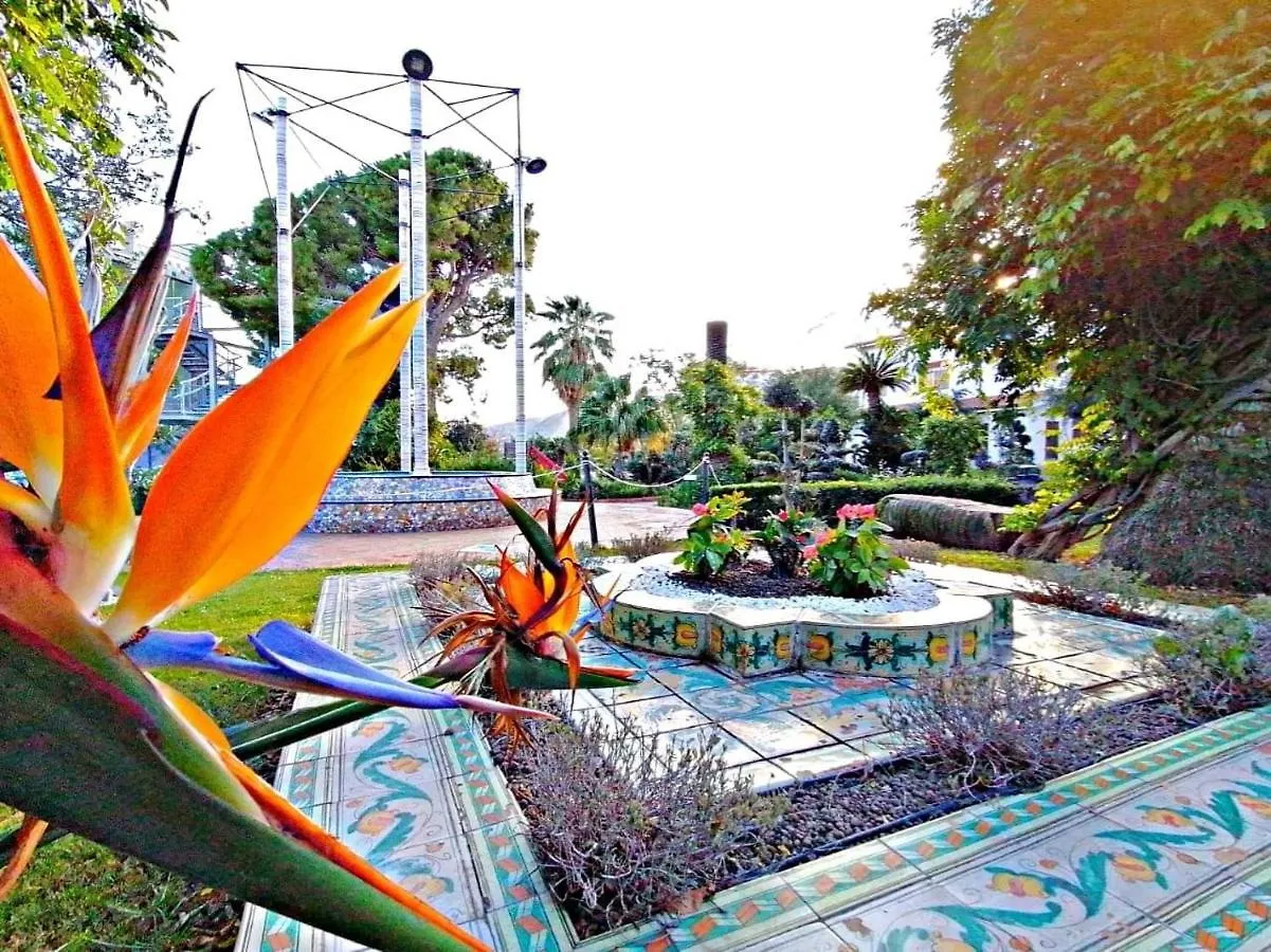 The Palace Modern Apartment Santo Stefano di Camastra Italia